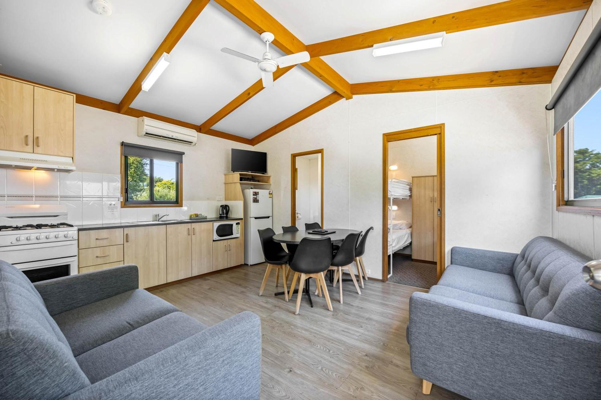 Eureka Stockade Holiday Park Баларат Екстериор снимка